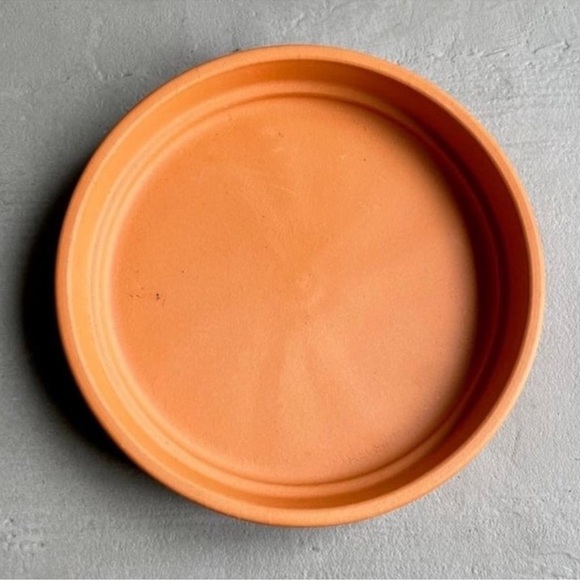 Clay Terracotta Plant Saucer - Picture 1 of 8